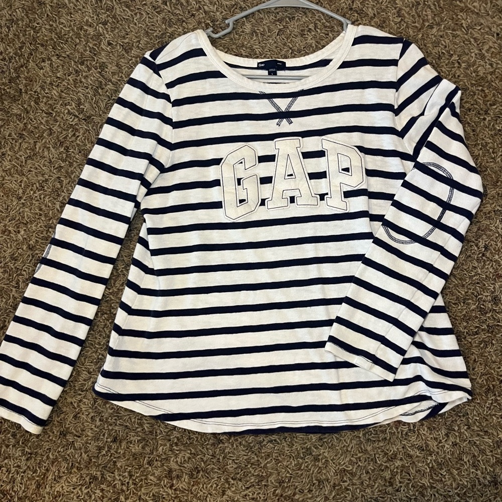 GAP long sleeve shirt